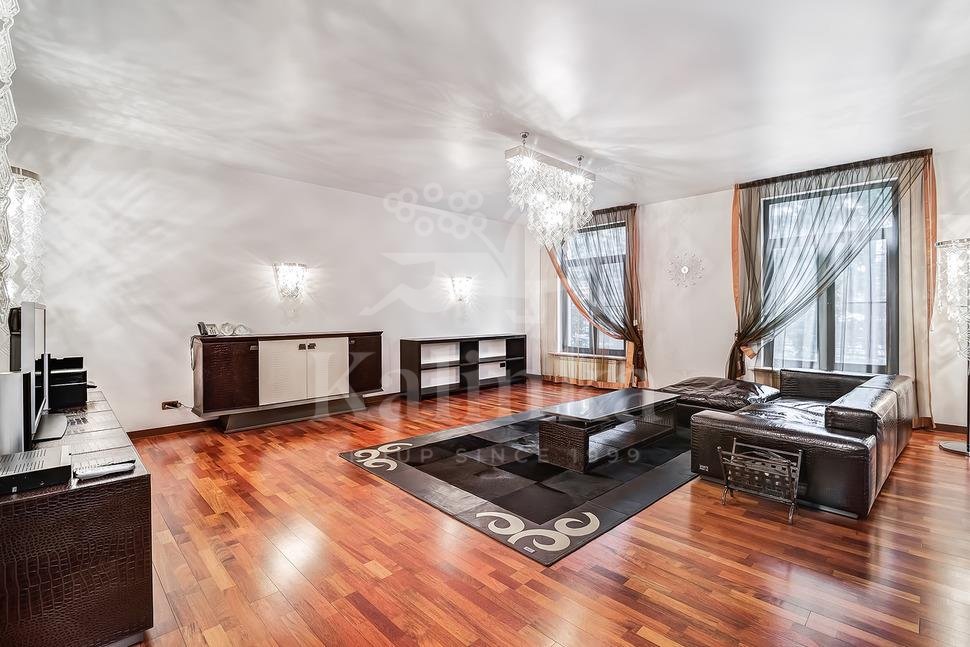 Флоранс, 350 м2, 3 этажей, фото 1