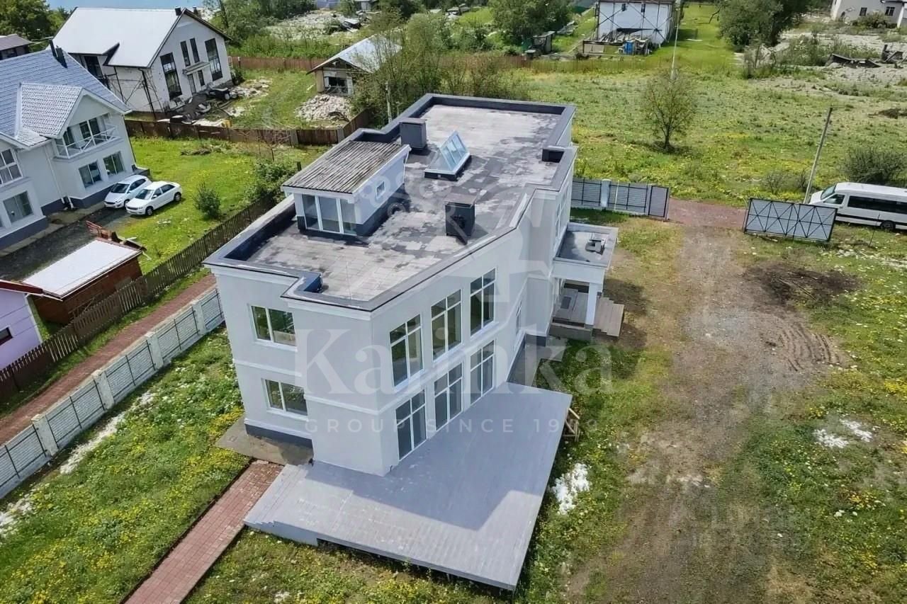 Резиденция у воды в Петергофе, 5-комнатная, 388 м2, 2 этажей, фото 2