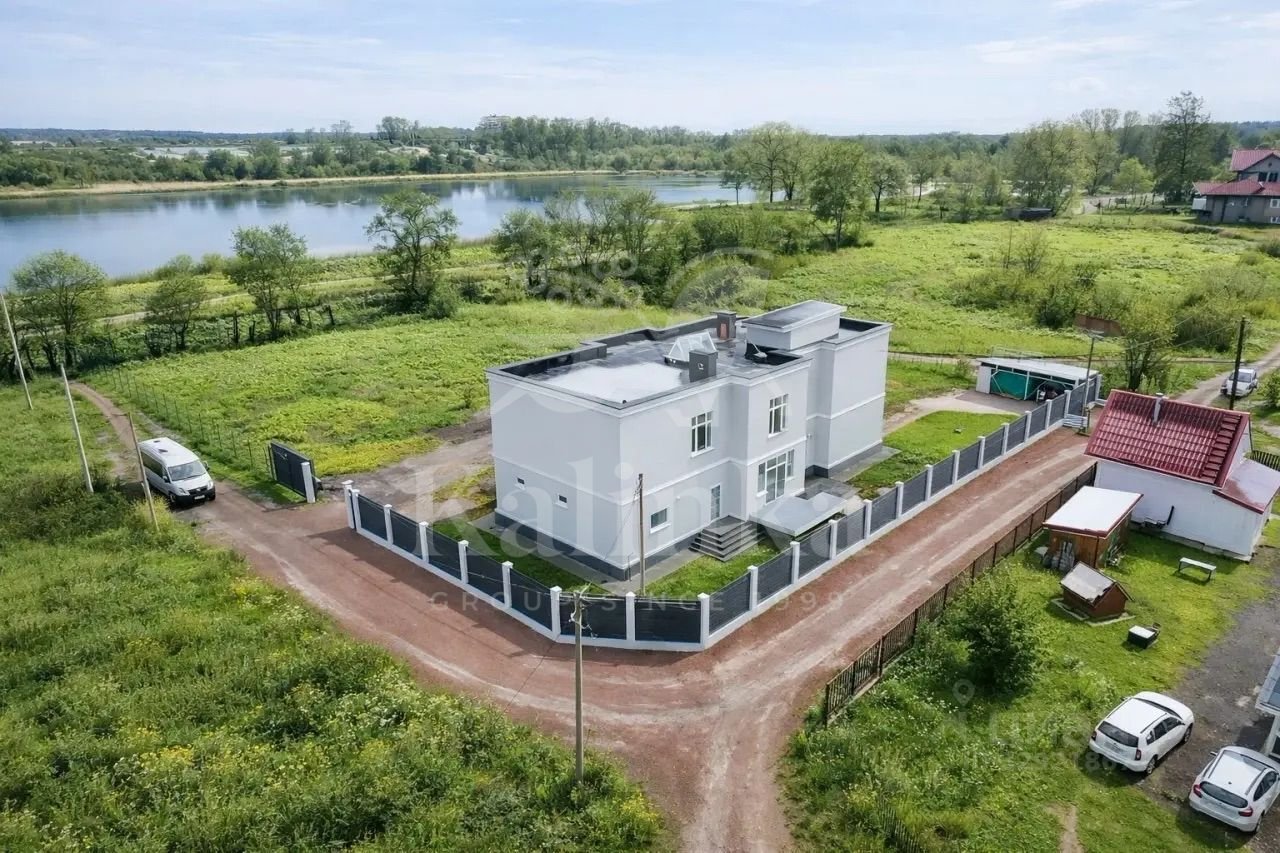 Резиденция у воды в Петергофе, 5-комнатная, 388 м2, 2 этажей, фото 1