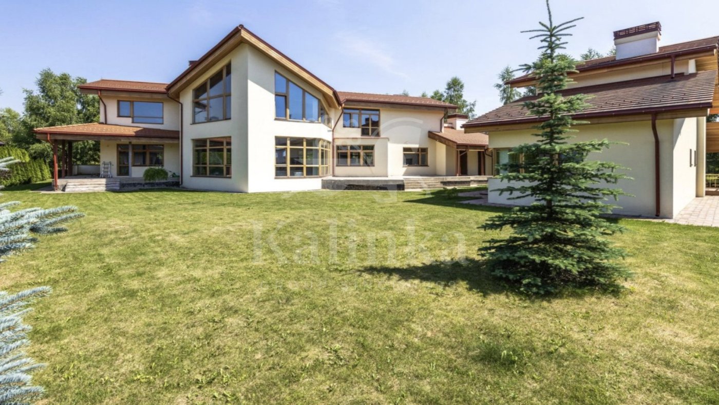 Монтевиль, 760 м2, 2 этажей, фото 1