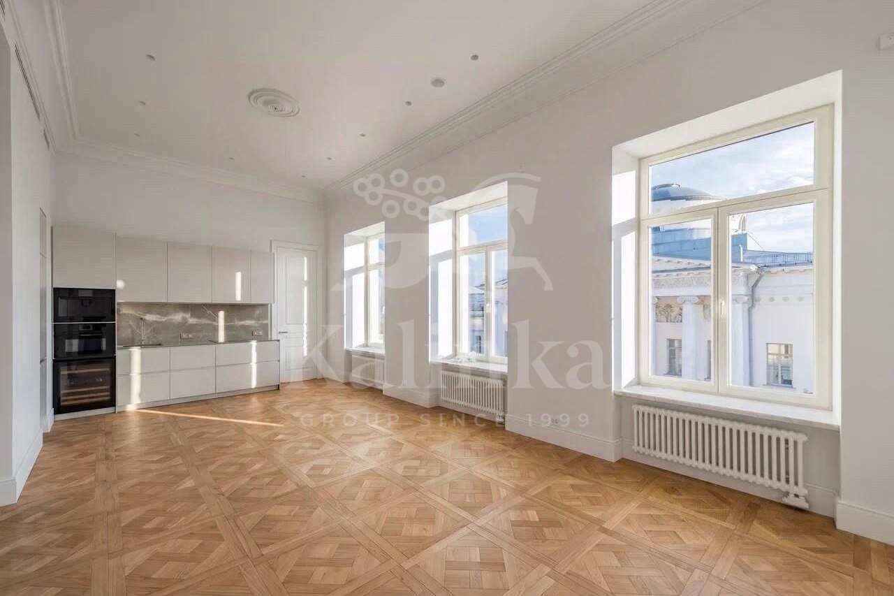 Дом с Атлантами, 3-комнатная, 106.8 м2, 3 этаж, фото 2