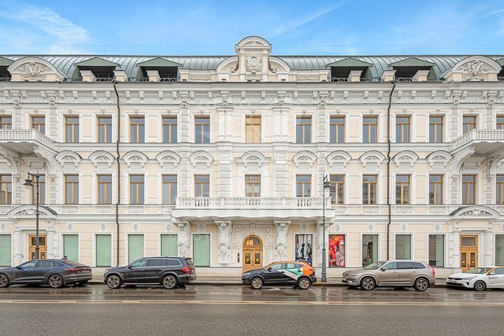 Дом с Атлантами, 3-комнатная, 106.8 м2, 3 этаж, фото 1