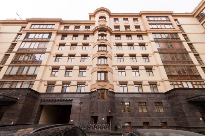 3-комнатная квартира 245 <span>м<sup>2</sup></span> — Остоженка Парк Палас  - Россия, Москва
