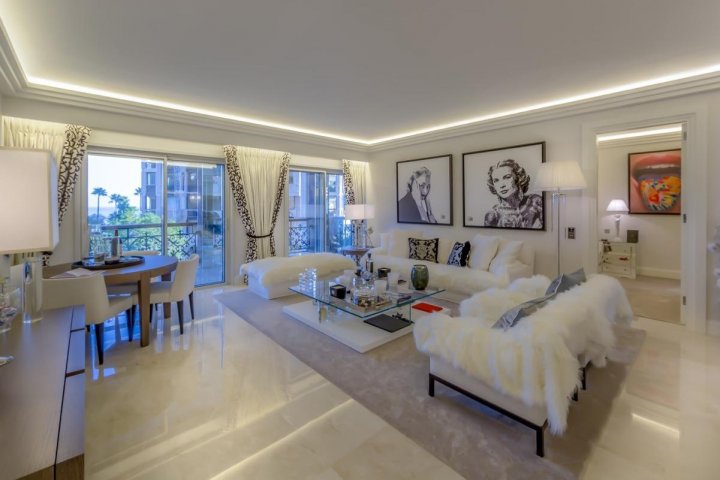 Великолепная 3-комнатная квартира в Монако в районе Фонвьей 