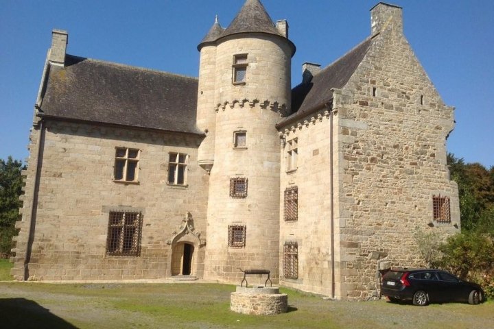 Замок в Сен-Бриё 