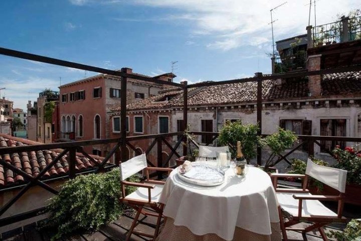 Великолепная квартира с террасой на крыше в самом сердце Венеции 